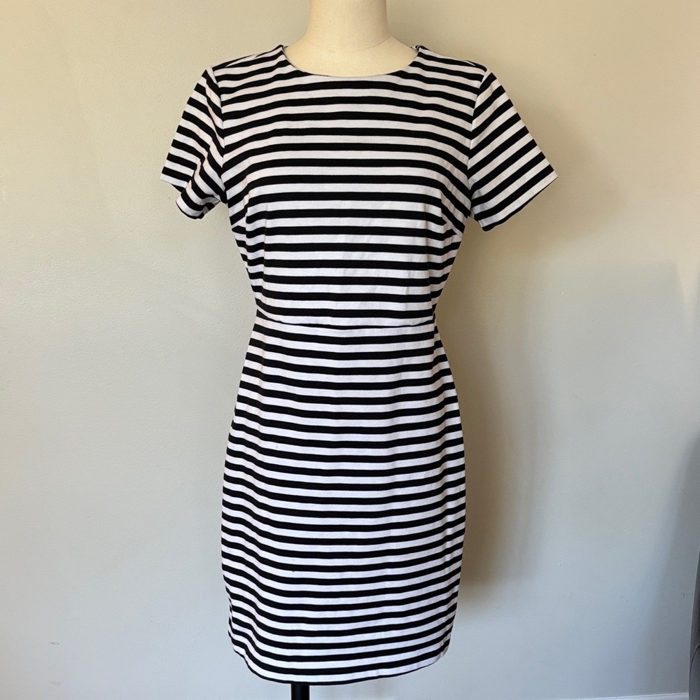 Old Navy Black and White Striped Dress Sz M
